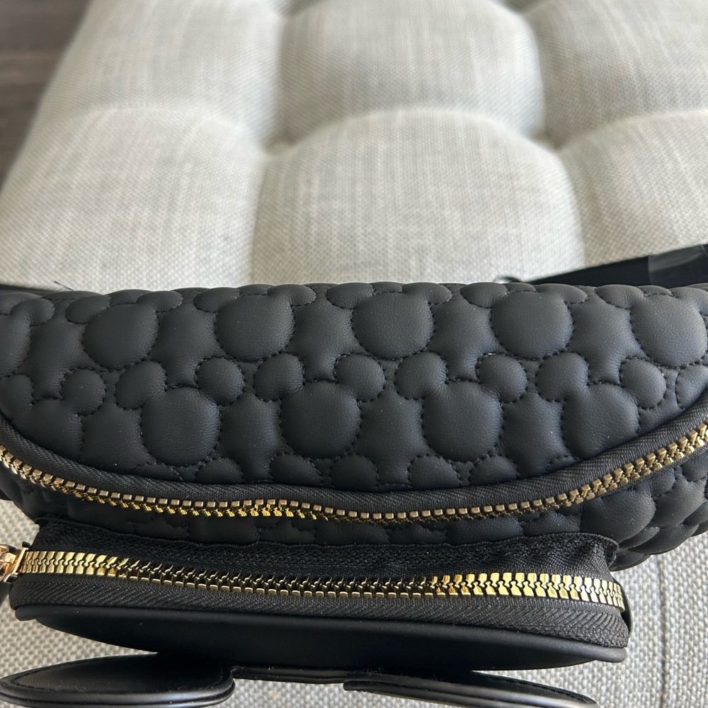 NWT Black and White Mickey Mouse Fanny pack Bag - Picture 3 of 6